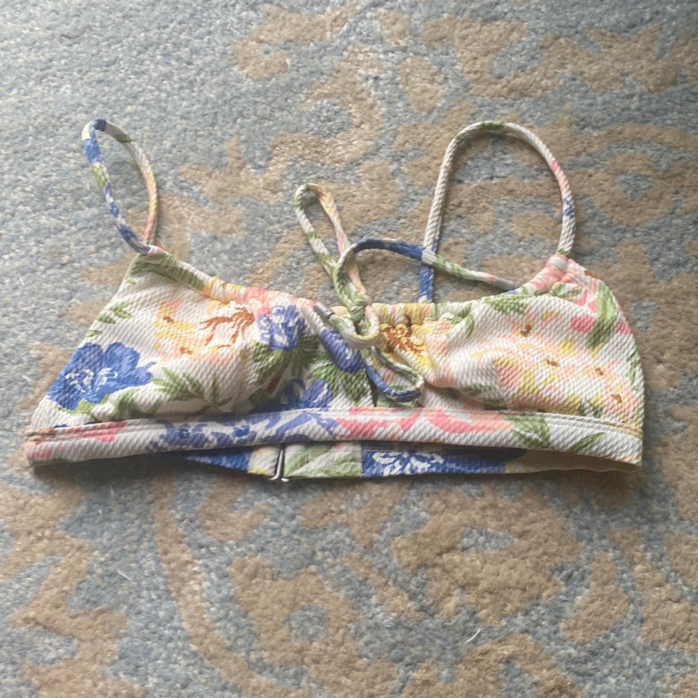 Billabong women’s swim top size small